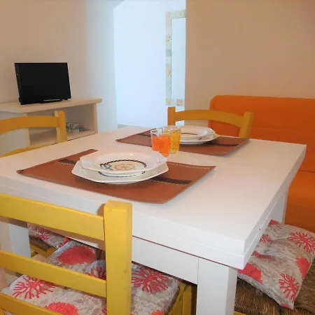 Yellow Elegance Fronte Mare Holiday home *